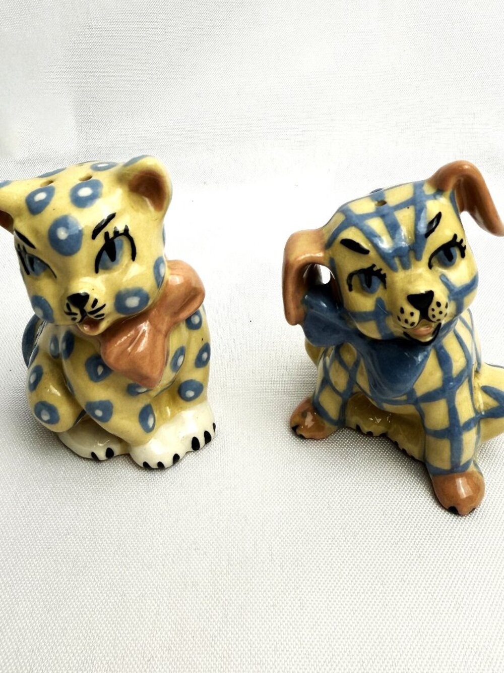 Ceramic Arts Studio Cat and Dog Vintage Salt Pepper Shakers Yellow & Blue 1940s